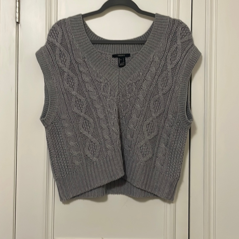Cropped Cable Knit Sweater vest